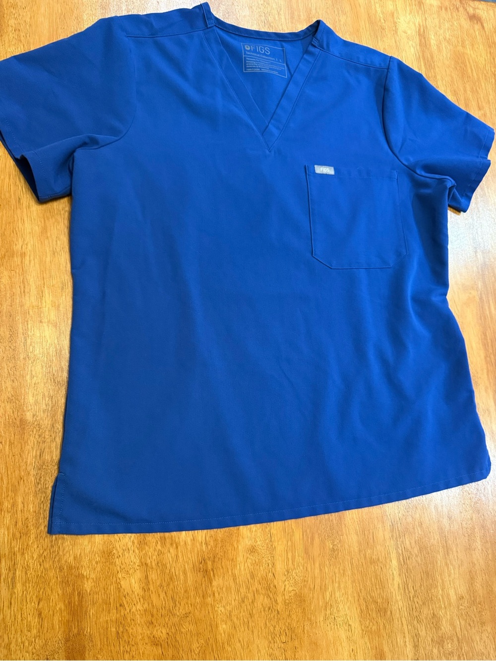 FIGS Women’s large Catarina in Winning Blue
